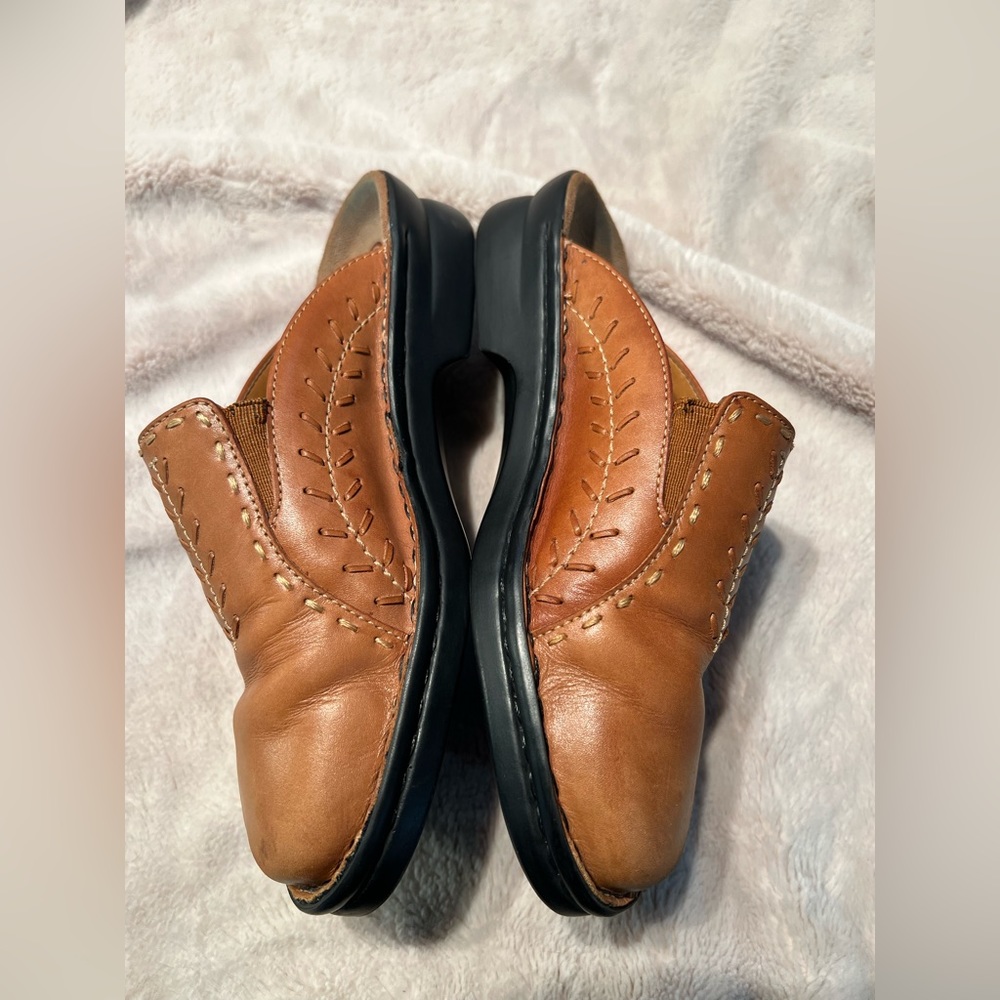 Clarks Womens Clogs size 9 - Picture 2 of 6